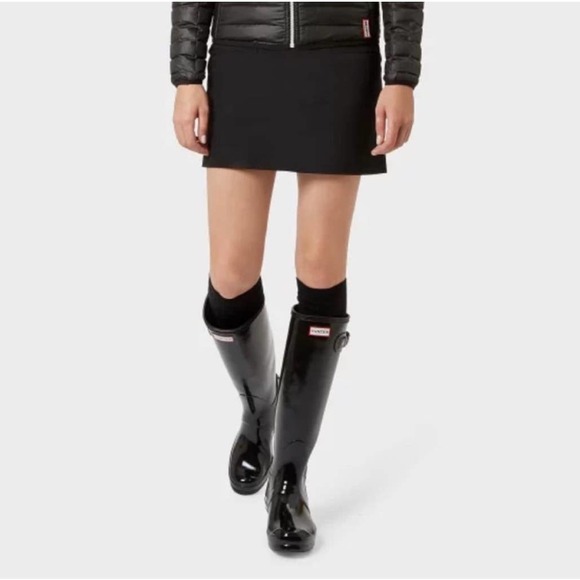 Hunter Original Tall Gloss Wellington Waterproof Rain Boots in Black - Picture 2 of 12